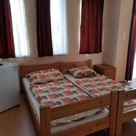 Horgasz-lak Vendeghaz Apartment